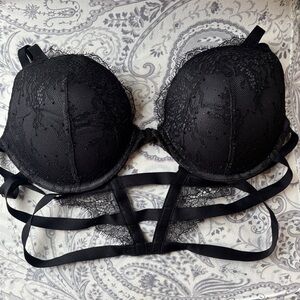 Victoria’s Secret Pigeonnant Strappy Push-Up Bra-36C